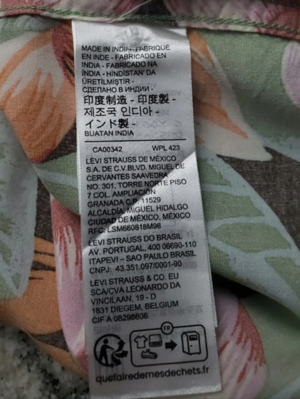 Levi's - S/S Classic Camper - Andromeda Tropical Meteorite. NEW!